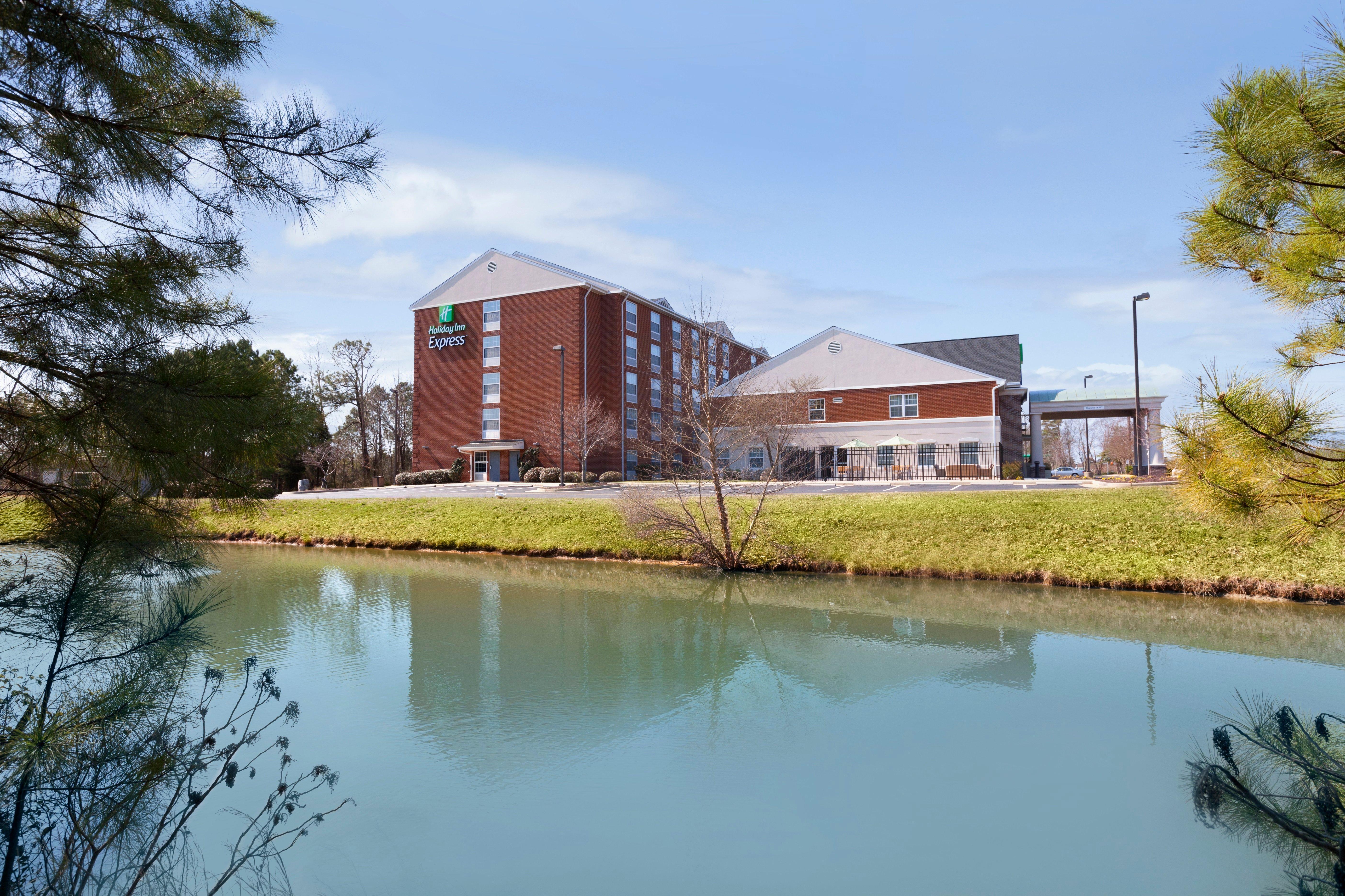 Holiday Inn Express Williamsburg North, An Ihg Hotel Exterior photo